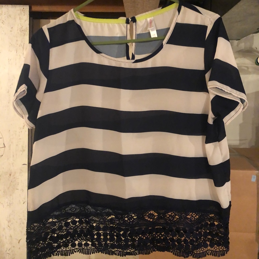 stripped short sleeve shirt